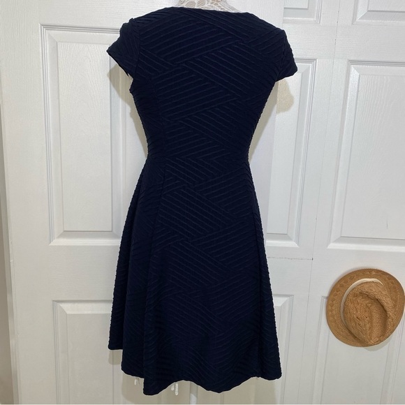 Enfocus Studio Navy Blue Strech Midi Dress Textured size 6 - Picture 6 of 12